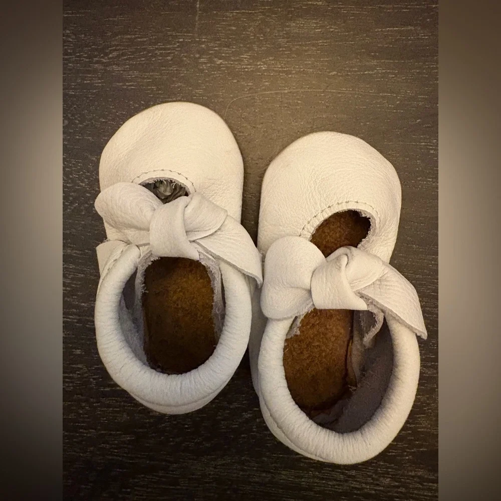 Freshly Picked Leather Baby Moccasins - white